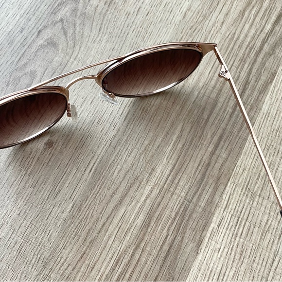 Jessica Simpson Retro Metal Round Sunglasses - Picture 3 of 6